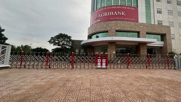 Congxeptudong.com-lap-dat-cong-xep-cho-cong-trinh